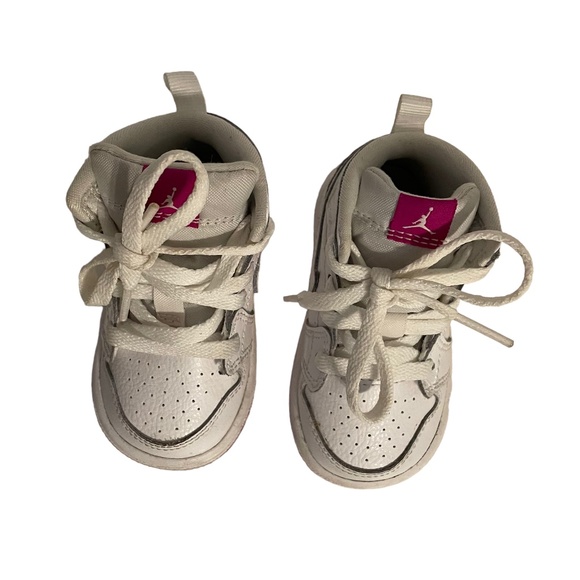 Nike Jordan Jumpman 1 Mid Rise Toddler Sneakers White & Fuschia Size 4 (Childs) - Picture 4 of 14